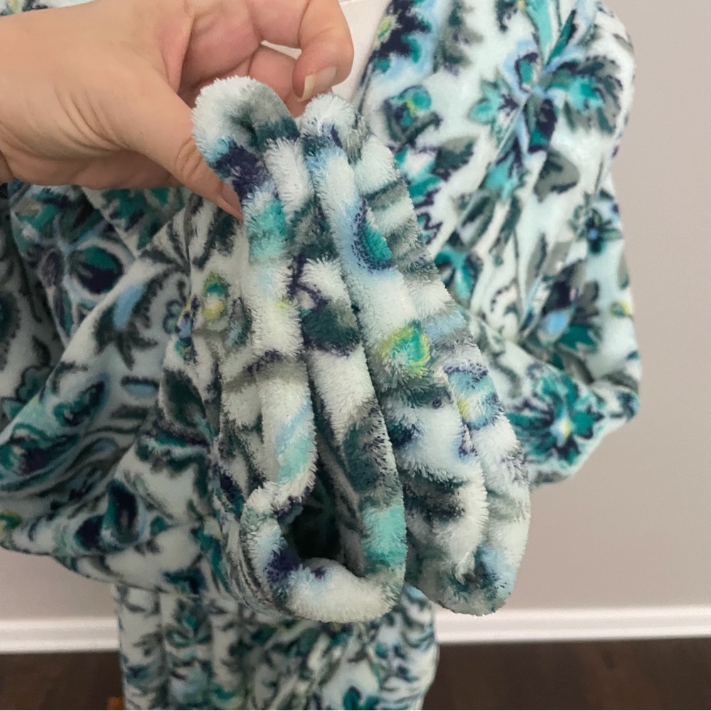 Vera Bradley Robe Hooded Plush Cozy Thick Pockets Belted Blue Green Cloud Vine - Picture 5 of 14